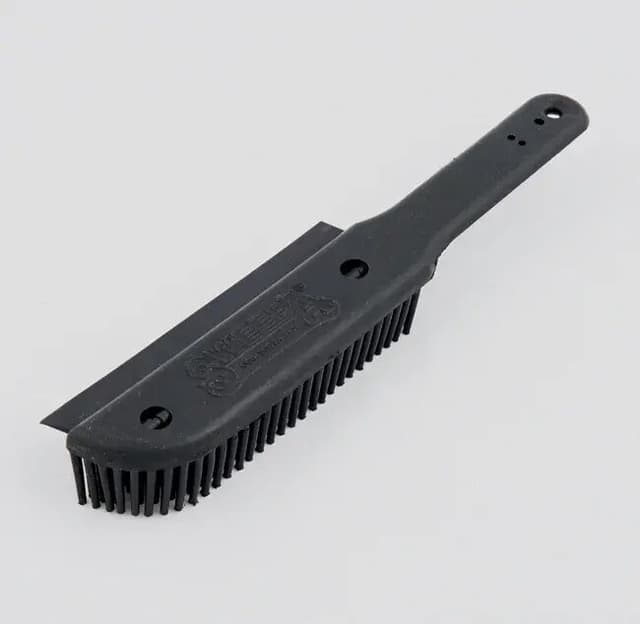 FLUFF AND DOG HAIR BRUSH